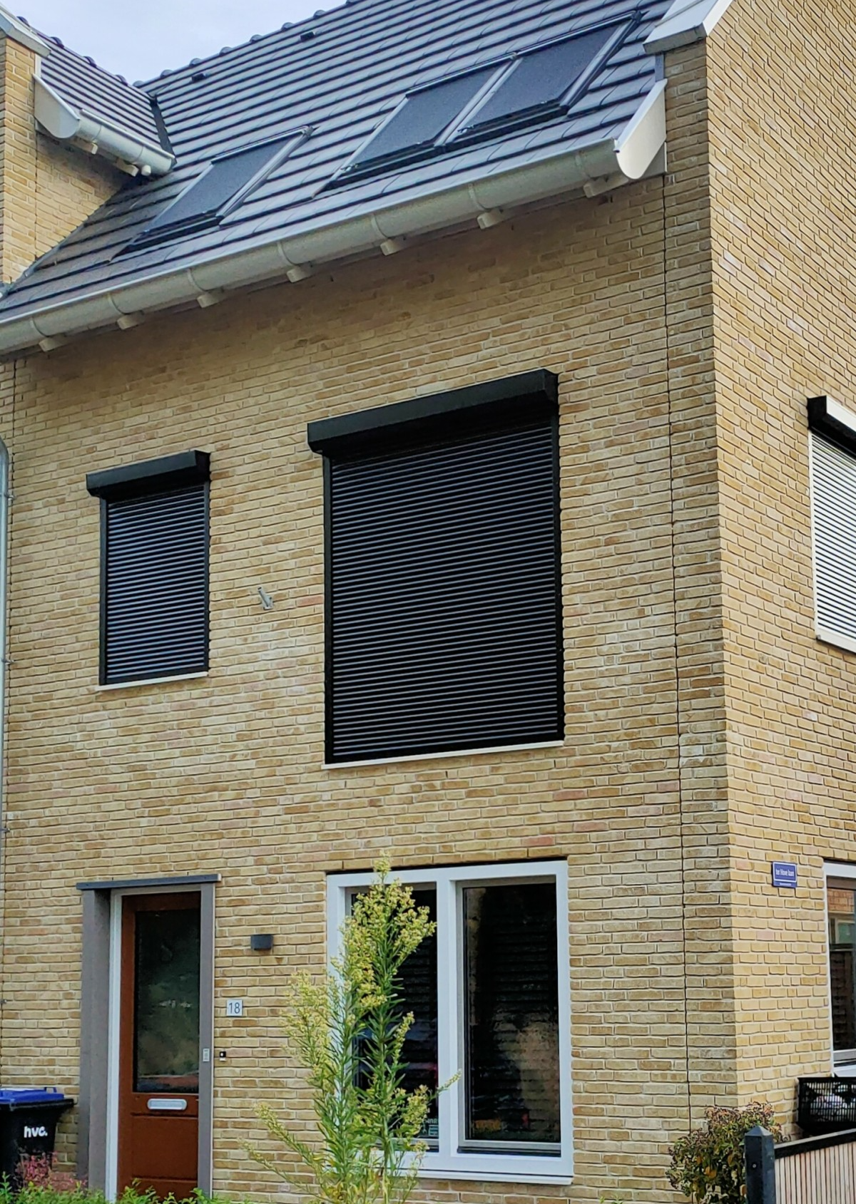 Drie rolluiken voor een donkere slaapkamer - review foto
