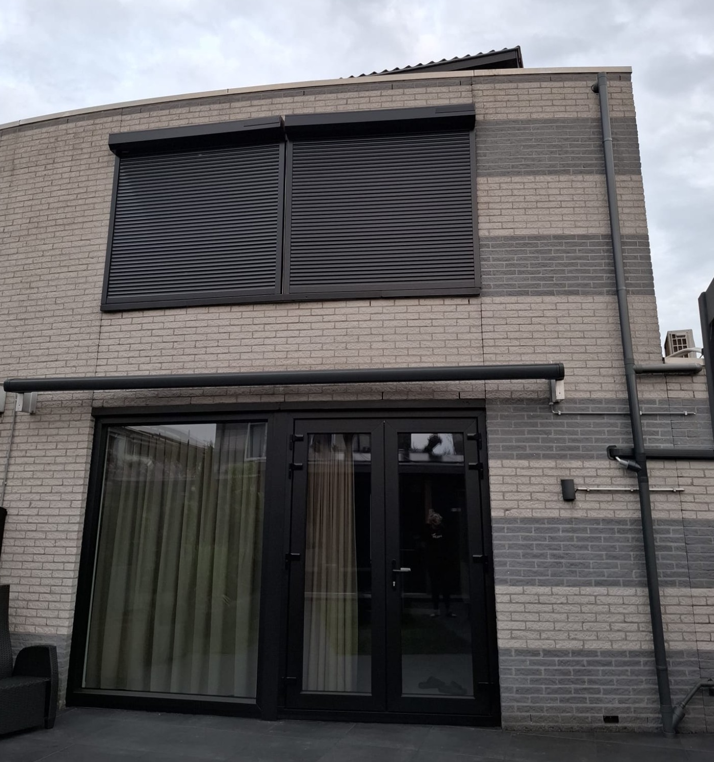 Rolluiken op zonnepanelen - review foto