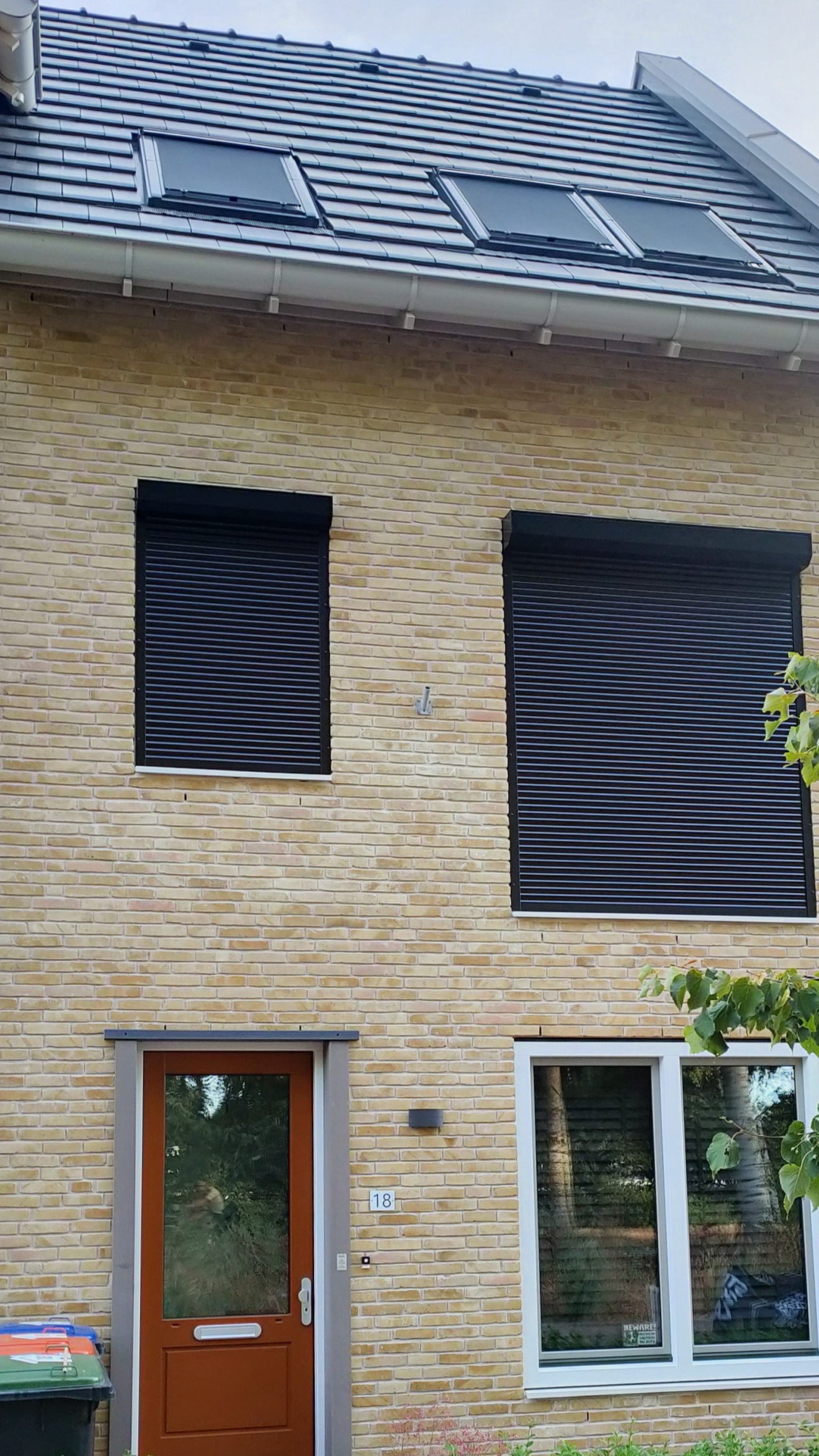 Drie rolluiken voor een donkere slaapkamer - review foto